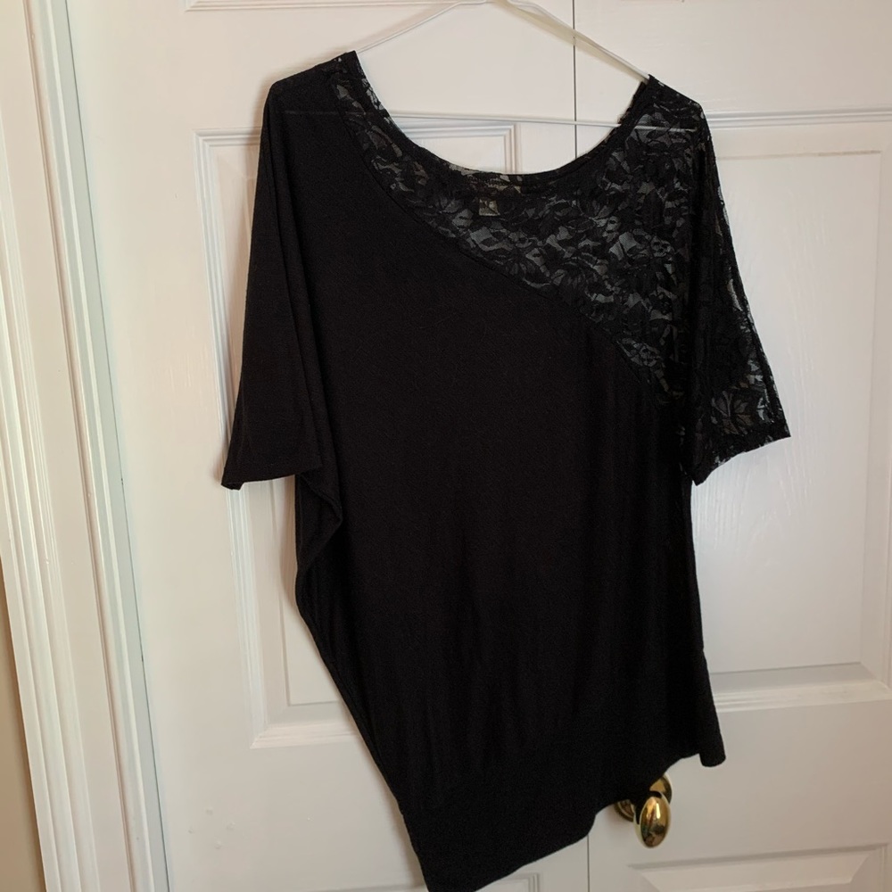 ☆ size L black blouse with lace shoulder ☆